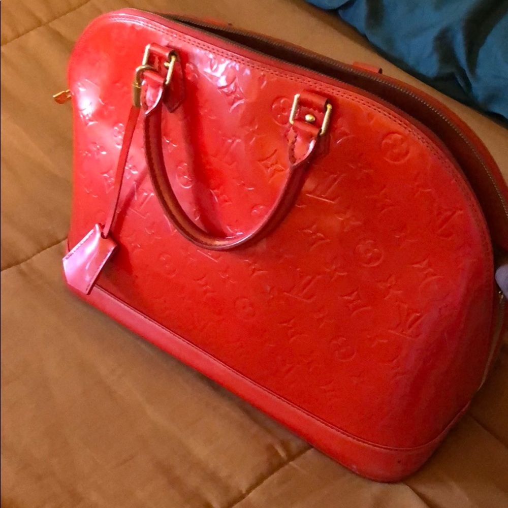 A woman’s hand bag